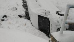 Van'da öğrenci servisi şarampole yuvarlandı: 15 yaralı
