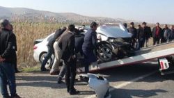 Şanlıurfa'da minibüs ile otomobil çarpıştı: 5 yaralı