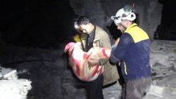 Suriye'de Rus uçakları İdlib'i bombaladı: 5 sivil öldü