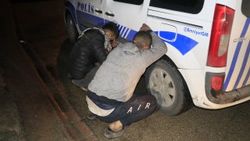 Hırsızlar kendi arasında kavga edince polislere yakalandı
