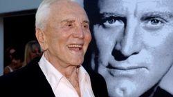 ABD'li ünlü oyuncu Kirk Douglas hayatını kaybetti
