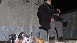 Depremde felçli adam yürümeye başladı