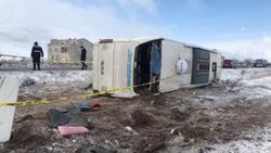 Kayseri'de tur otobüsü devrildi: 43 yaralı
