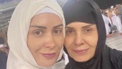 Irmak Atuk annesiyle umreye gitti