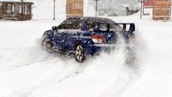 Ardahan'da yoğun kar altında drift