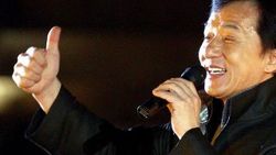 Jackie Chan koronavirüse panzehir bulanı ödüllendirecek
