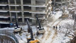 Ordu'da sahil kenarına yapılan bina yıkılıyor