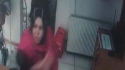 Sağlık ocağına gelen hasta, çalışana tokat attı