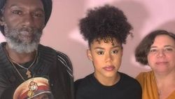 Londra'da, afro saçları olan kız okula alınmadı