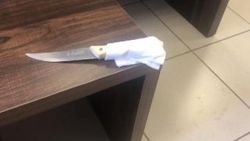 Engelli raporu vermeyen doktora bıçaklı saldırı