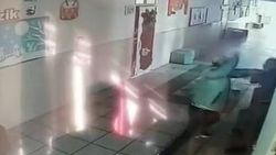 Bursa'da öğretmene darp kameraya yansıdı