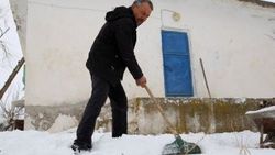 Asırlık köyün tek sakini hatıralarıyla yaşıyor