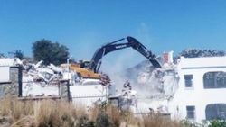 Bodrum’da kaçak yapıların yıkımı sürüyor