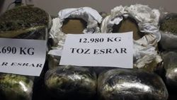 Otomobilinde 34 kilo esrar çıkan sürücü tutuklandı