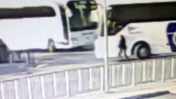 İstanbul'da bir adam otobüsün altında kaldı