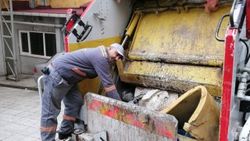 Şişli'de çöp konteynerinden yeni doğmuş bebek çıktı