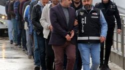 FETÖ'cüleri hatalı soru yakalattı