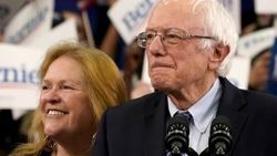 Nevada'da ön seçimlerin galibi Sanders