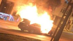 Sultanbeyli'de seyir halindeki otomobilde yangın