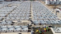 Elazığ'da depremzedeler konteynerlere yerleşmeye başladı
