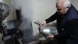 Anne ve 5 çocuğu sobadan sızan gazdan zehirlendi