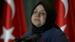 Bakan Zümrüt Selçuk Koruyucu Aile Programı'na katıldı