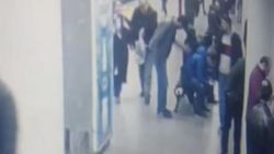 Bayrampaşa'da polis memuruna silahlı saldırı
