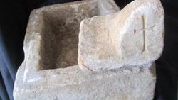 Sinop'ta bulunan taş sandık heyecanlandırdı