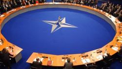NATO olağanüstü toplandı