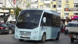 Minibüs şoförleri, şehitler için araçlarına siyah kurdele bağladı