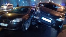 İstanbul'da polisin dur ihtarına uymadı, kaza yaptı