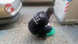 Çöp konteynerinin yanında yeni doğmuş bebek bulundu