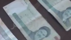 İran'da kağıt paralar kaynatılıp dezenfekte ediliyor