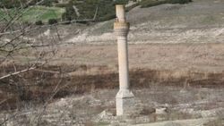 Denizli’de baraj suları çekilince ortaya çıkan mezarlık