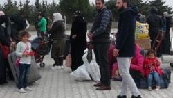 Suriyelilerin ülkelerine gidişine ara verildi