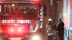 Beyoğlu'nda 5 katlı binada yangın