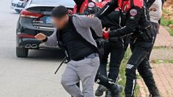 Ehliyetsiz sürücü ve yakınları ortalığı birbirine kattı