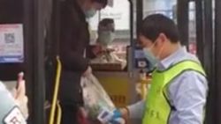 Çin'de toplu ulaşım kontrollü olarak başladı