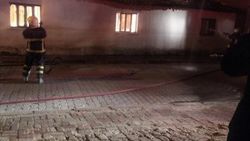 Aydın'da evini ateşe verdi, yanında uyudu