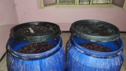 Seyhan'da 3 bin 410 litre sahte içki ele geçirildi