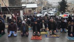İsrail polisinden Filistinlilerin Mescid-i Aksa'ya ulaşımına engel