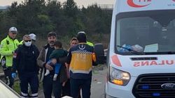 TEM'de otomobil bariyerlere çarptı: 3'ü çocuk 7 yaralı