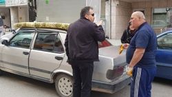Otomobille buzdolabı taşıdı, polise kızıp yola bıraktı
