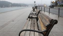 Soğuk hava İstanbulluyu etkiledi, Bebek sahili boş kaldı