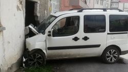 Samsun'da şeker komasına giren yaşlı adam duvara çarptı