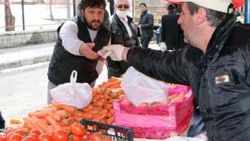Erzurum'da pazarda seçmece tartışması