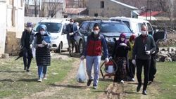 Köylerde evinden çıkamayan yaşlılara 'vefa'