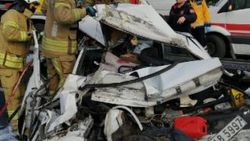Bahçelievler'de kamyonet otomobile çarptı: 1 ölü