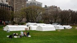 Central Park'ta koronavirüs hastanesi kuruldu