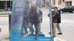 Adana'da koronaya karşı dezenfektan tüneli kuruldu